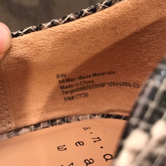 ⭐️ 2/$20 A.N.D eawy Snake Skin Flats Size 8 - Picture 5 of 5